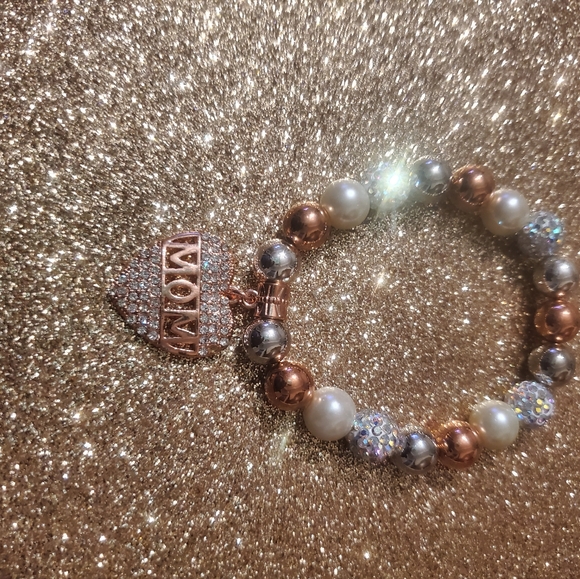 1-PIECE ONE-OF-A-KIND BEADED MOM BRACELET. - Picture 2 of 13